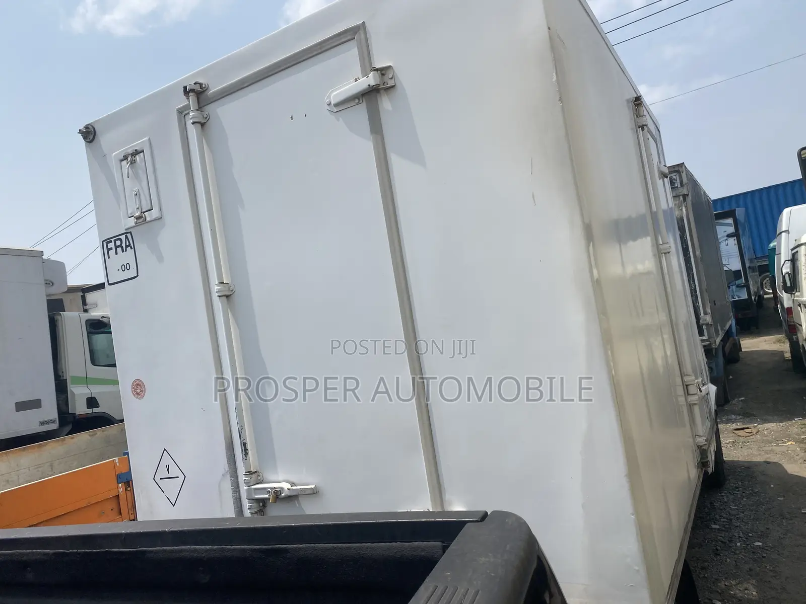 Mercedes Benz 3 Tons Cooling Van