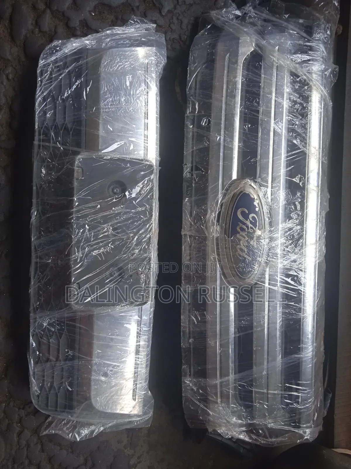 Ford Edge Front Grill and Plate Number Chrome