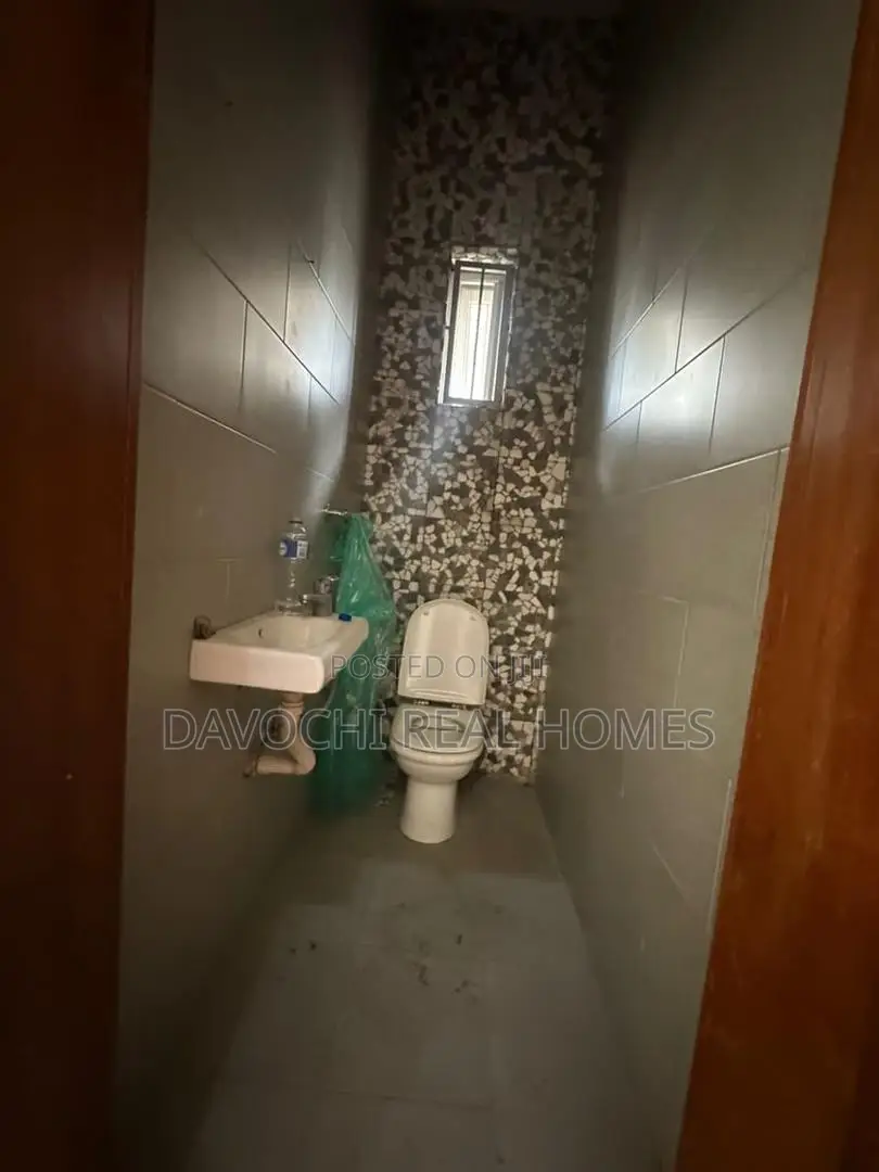 Mini Flat in Lekki Phase1 for rent