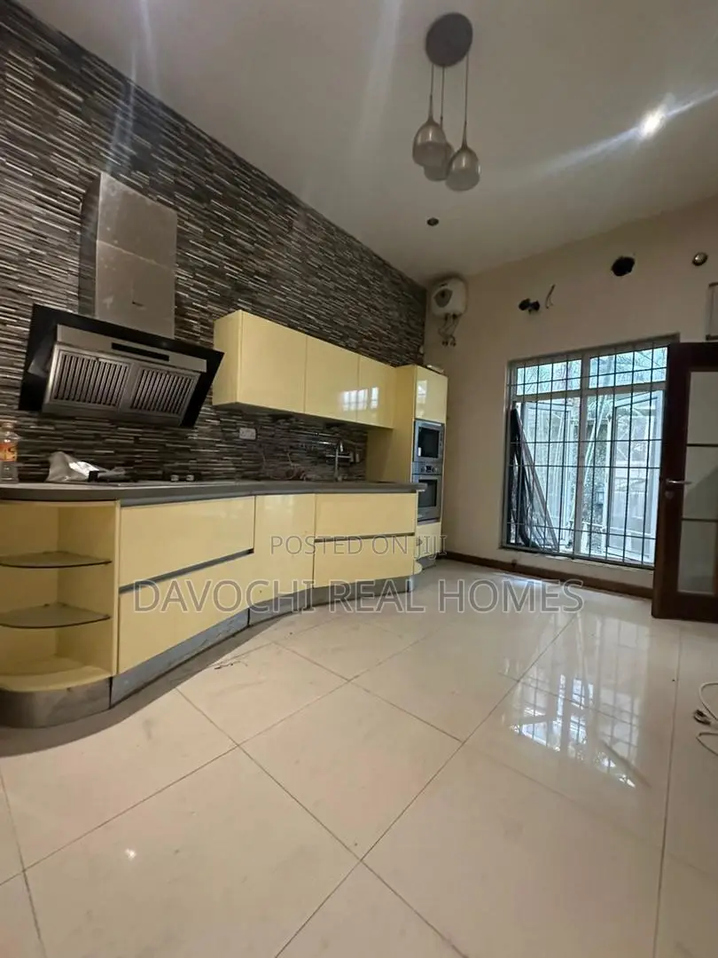 Mini Flat in Lekki Phase1 for rent