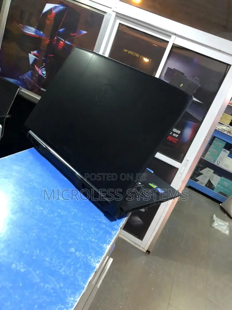 Laptop MSI Katana 15 16GB Intel Core I7 SSD 1T