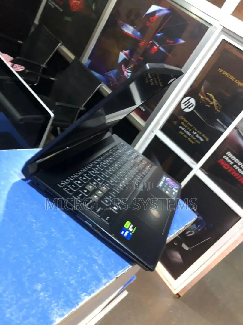 Laptop MSI Katana 15 16GB Intel Core I7 SSD 1T