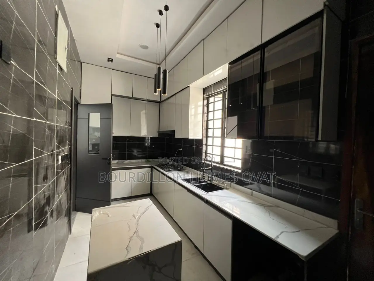 4bdrm Duplex in Ikota for sale