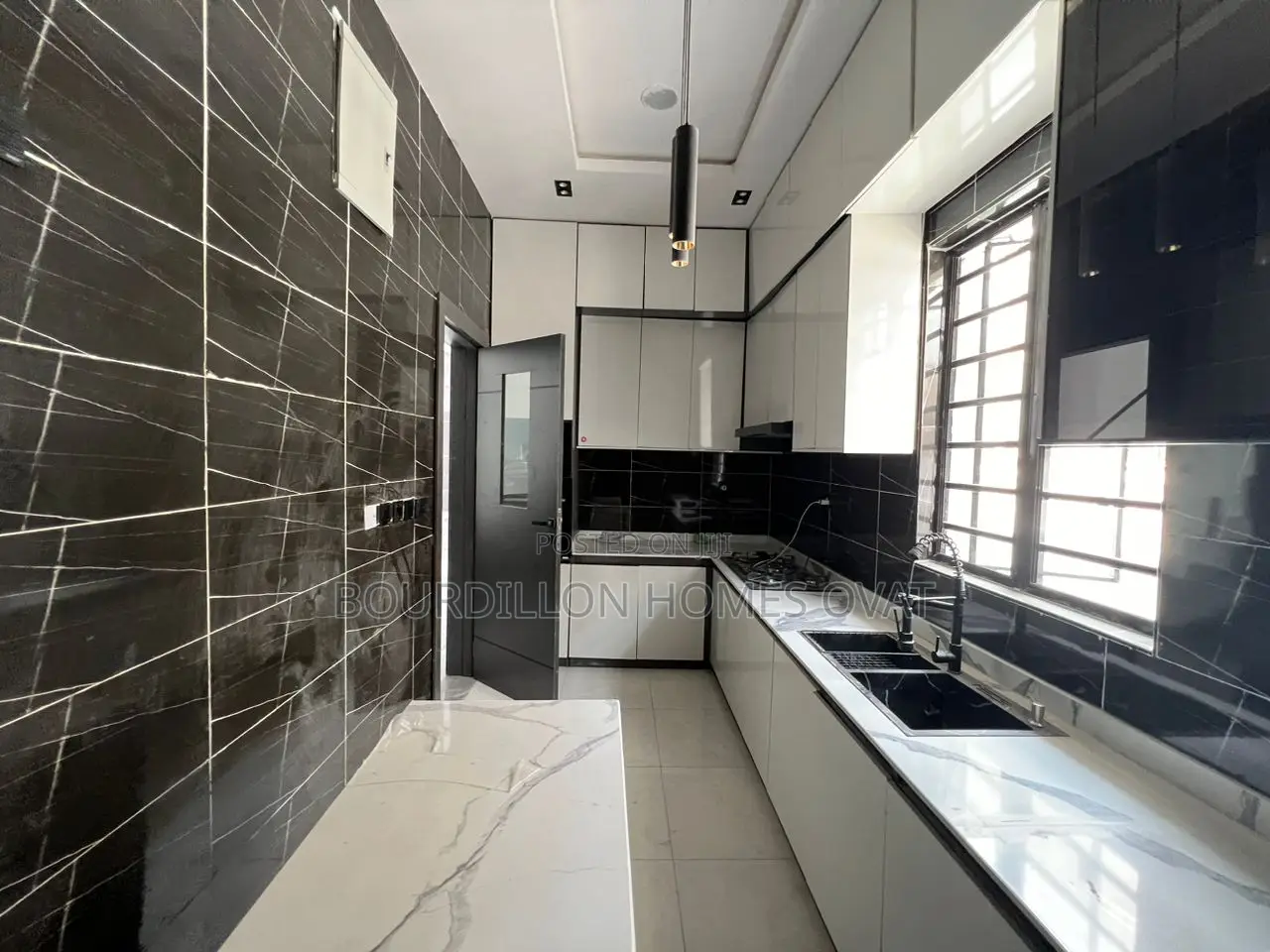 4bdrm Duplex in Ikota for sale