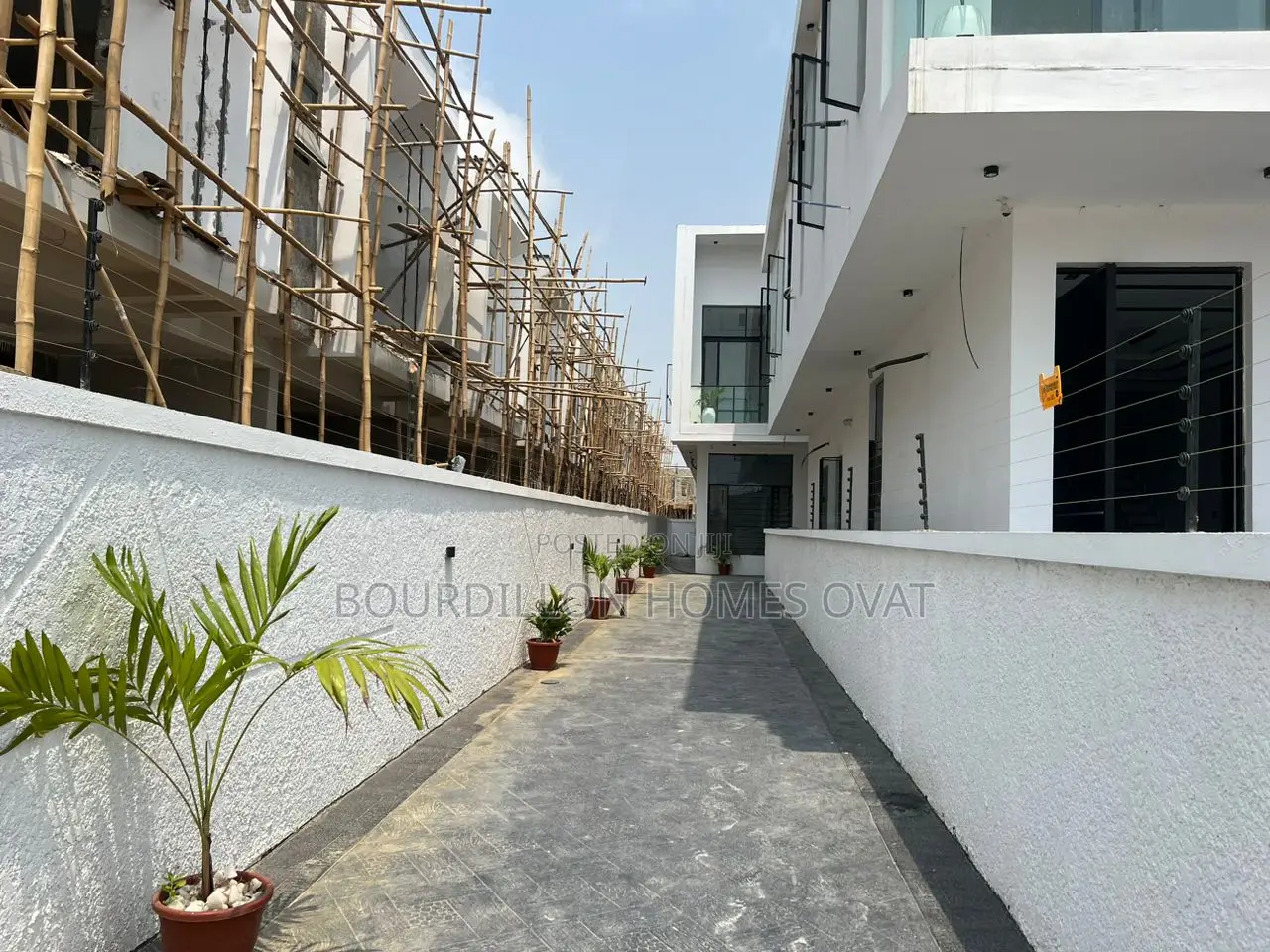 4bdrm Duplex in Ikota for sale
