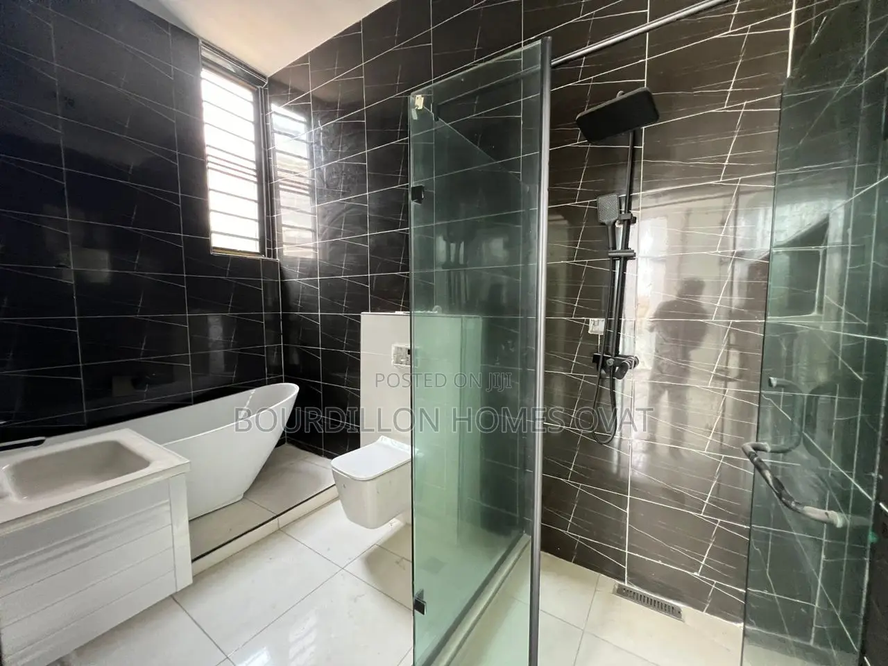 4bdrm Duplex in Ikota for sale