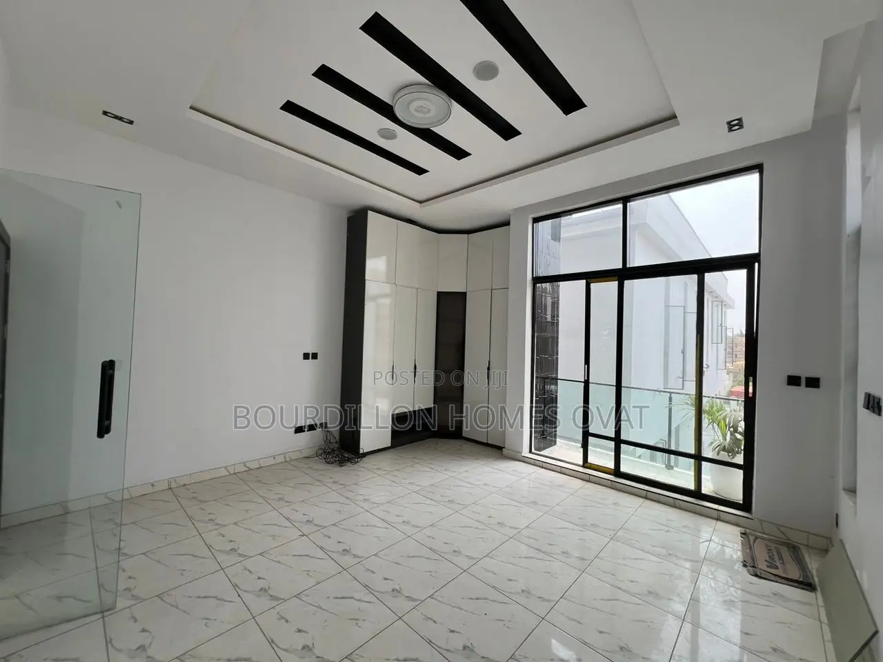 4bdrm Duplex in Ikota for sale