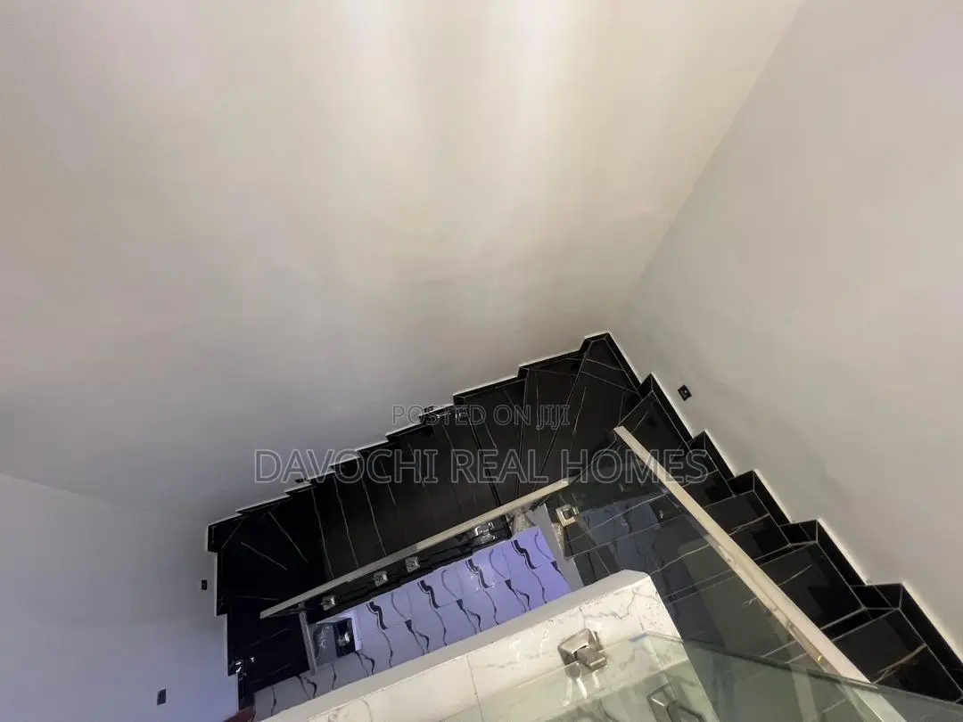 Furnished 4bdrm Duplex in New Road, Igbon for rent