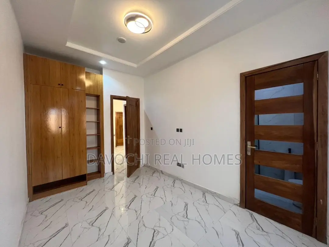 Furnished 4bdrm Duplex in New Road, Igbon for rent
