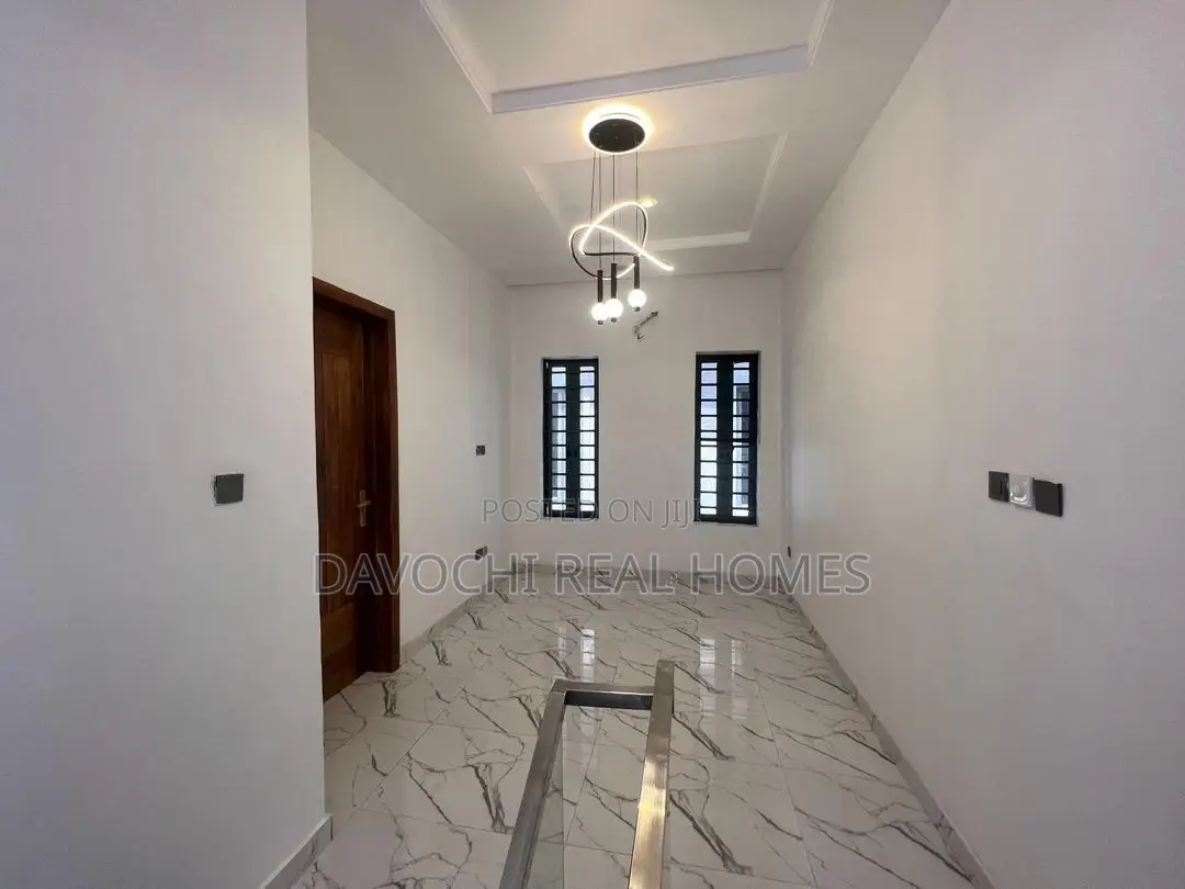 Furnished 4bdrm Duplex in New Road, Igbon for rent
