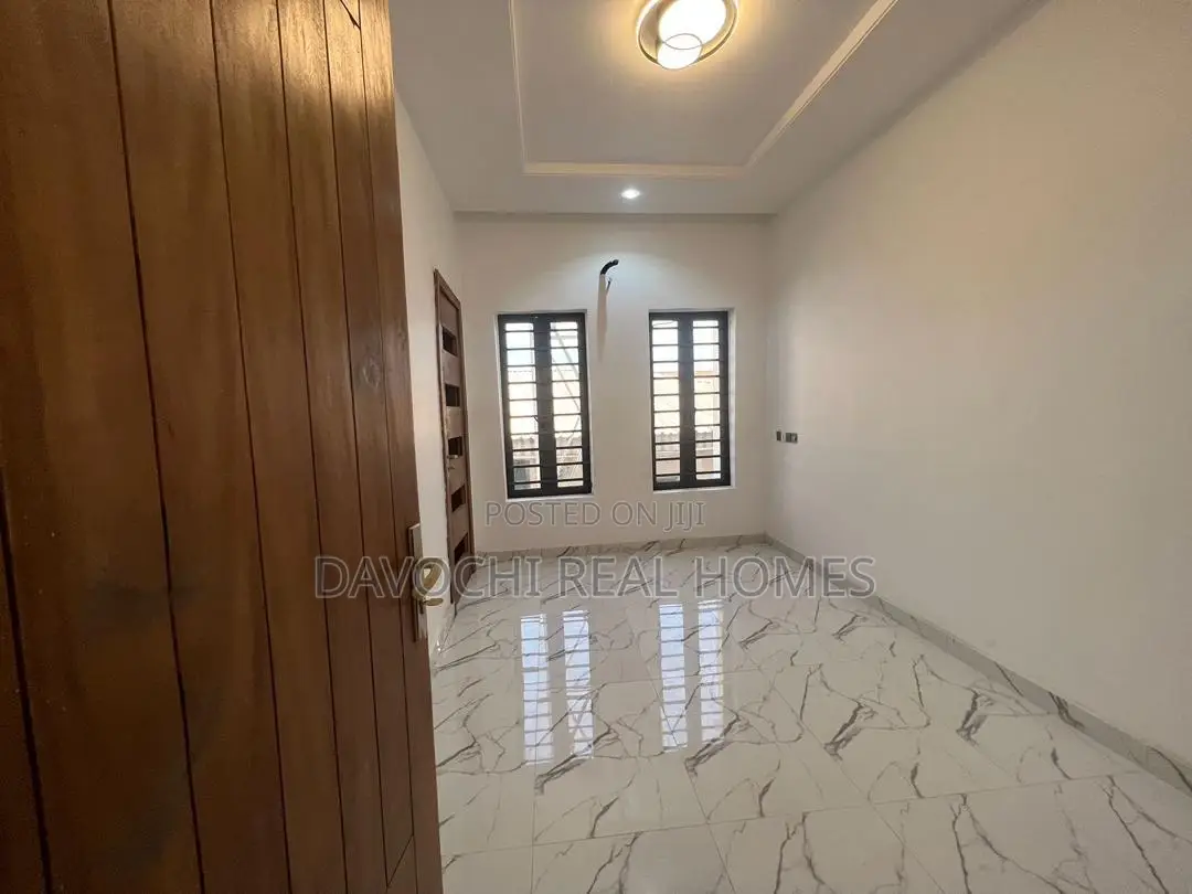 Furnished 4bdrm Duplex in New Road, Igbon for rent