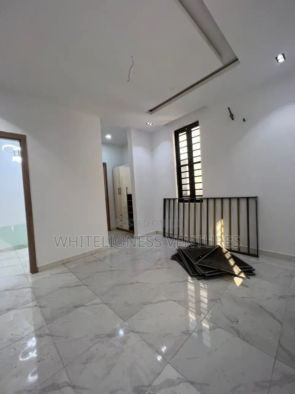 5bdrm Mansion in Chevy View Estate, Chevron for sale