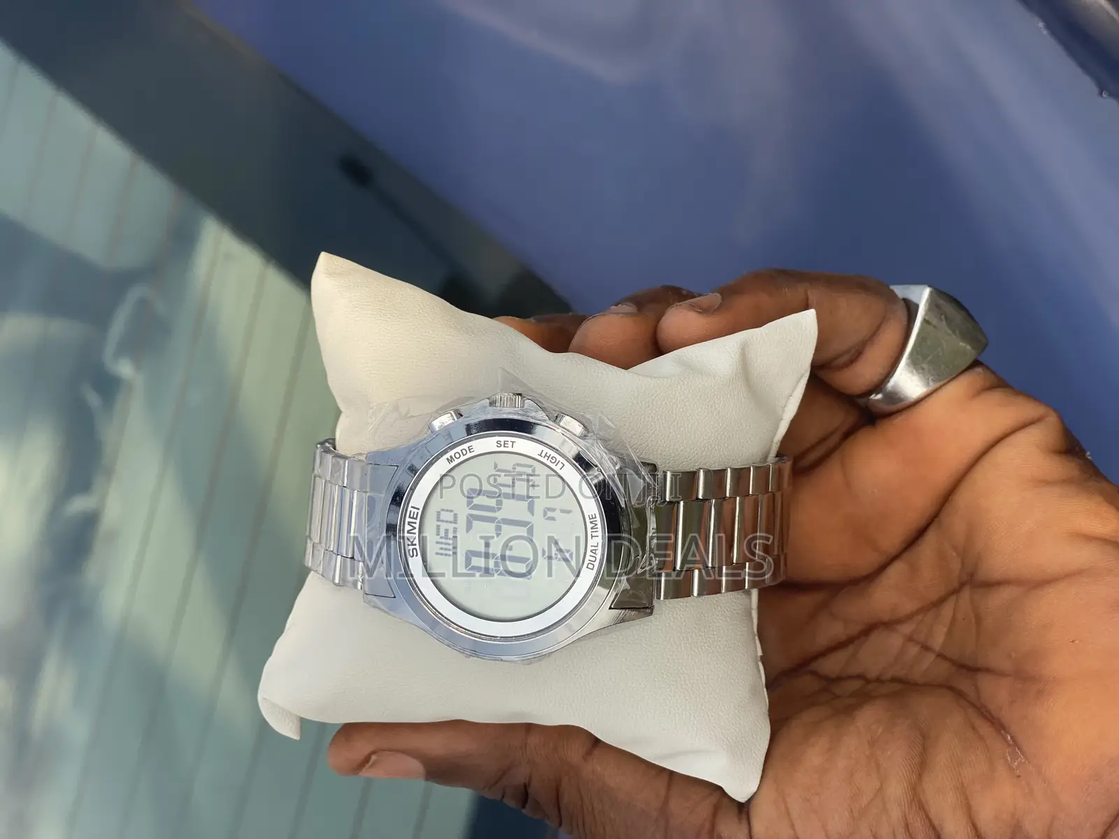 Round Stainless Steel Silver Men’S Wrist Watch