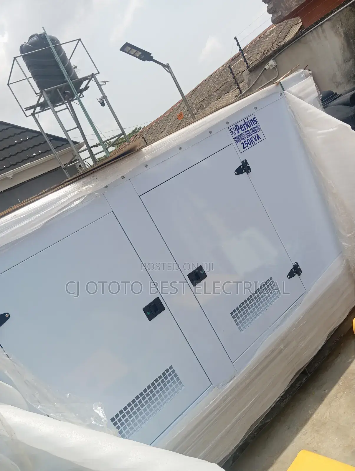 250kva England Perkins Lister Generator Soundproof 2 Years Warranty