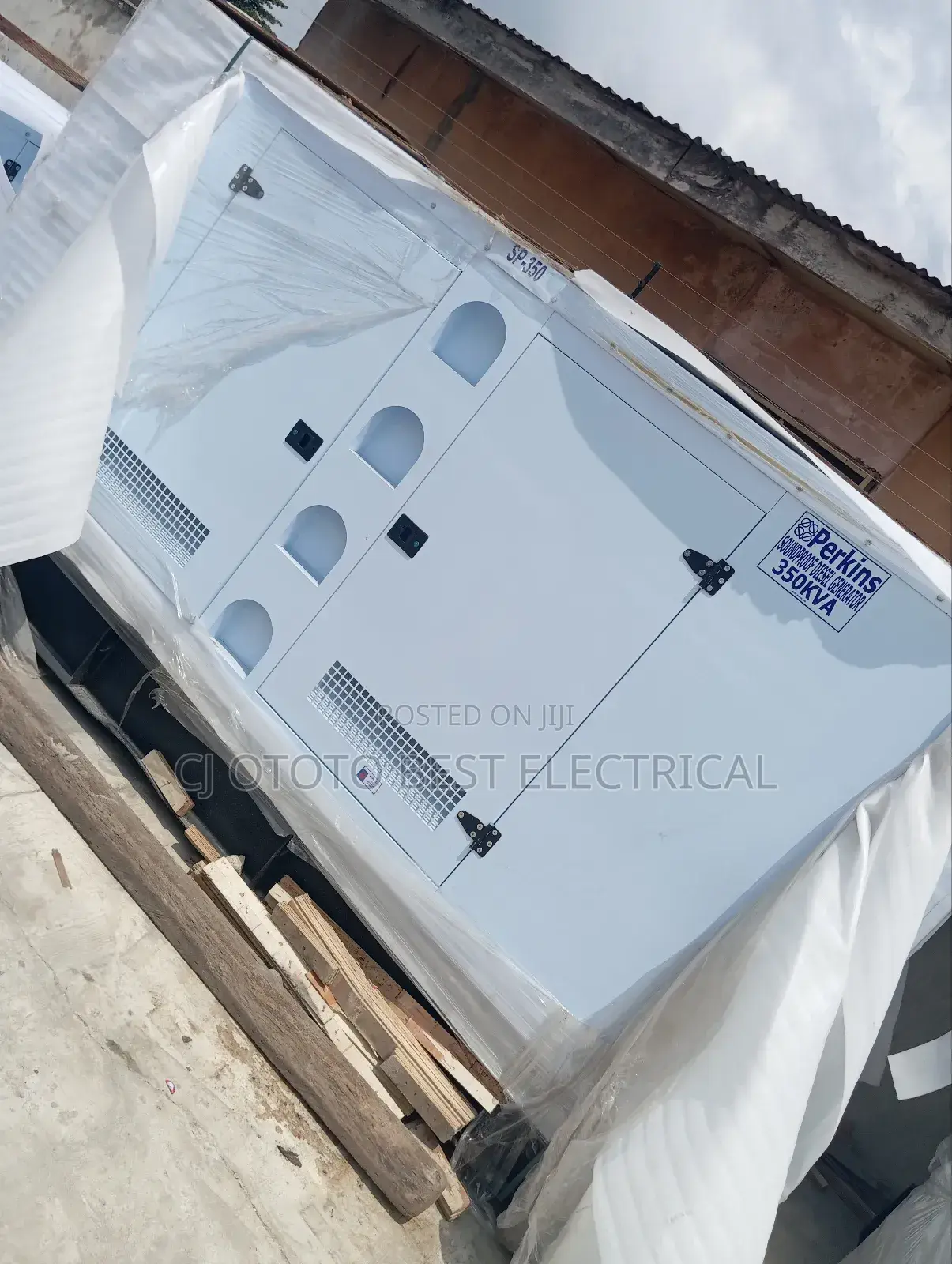 350kva England Generator Soundproof, Free Installation