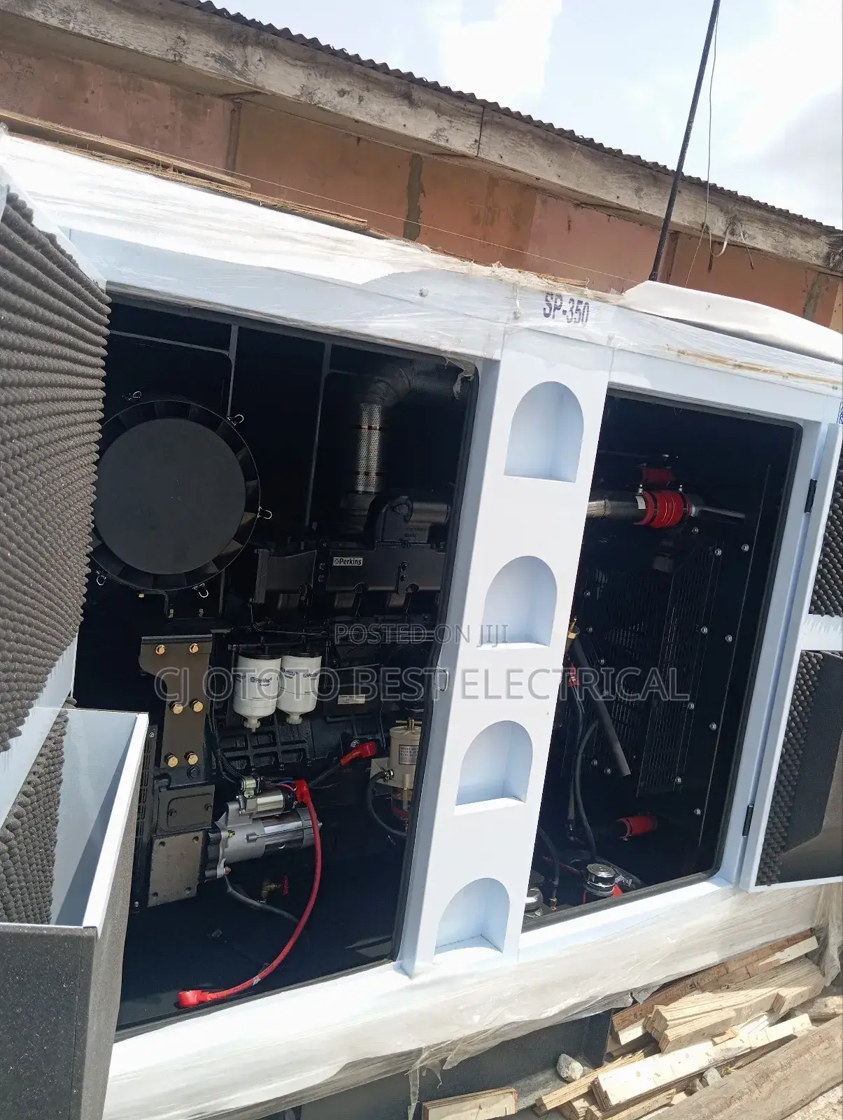 350kva England Generator Soundproof, Free Installation