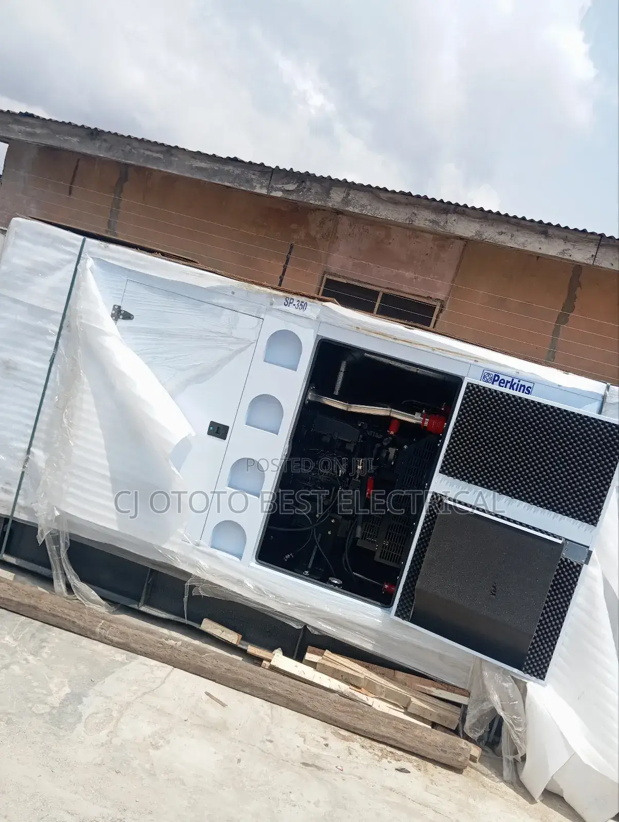 Strong 350kva Perkins Generator Soundproof Brand New