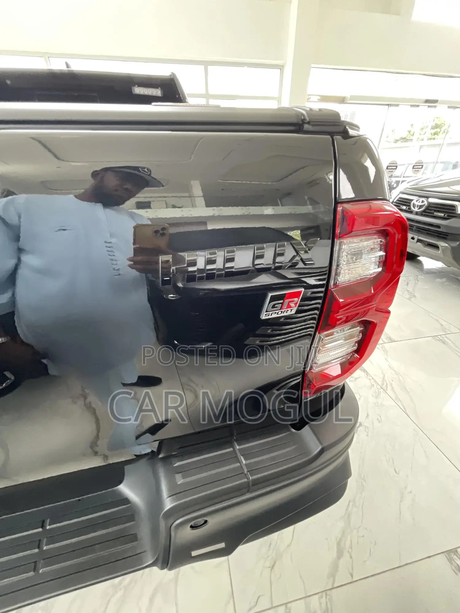 New Toyota Hilux 2024 Black