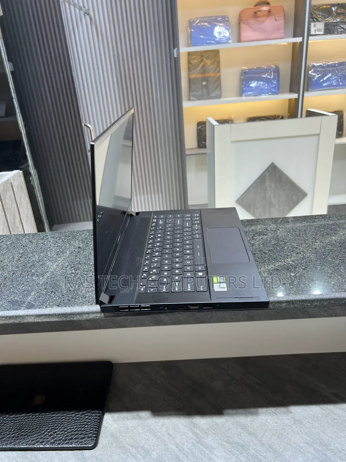 Laptop MSI GS66 Stealth 10SGS 16GB Intel Core i7 SSD 1T