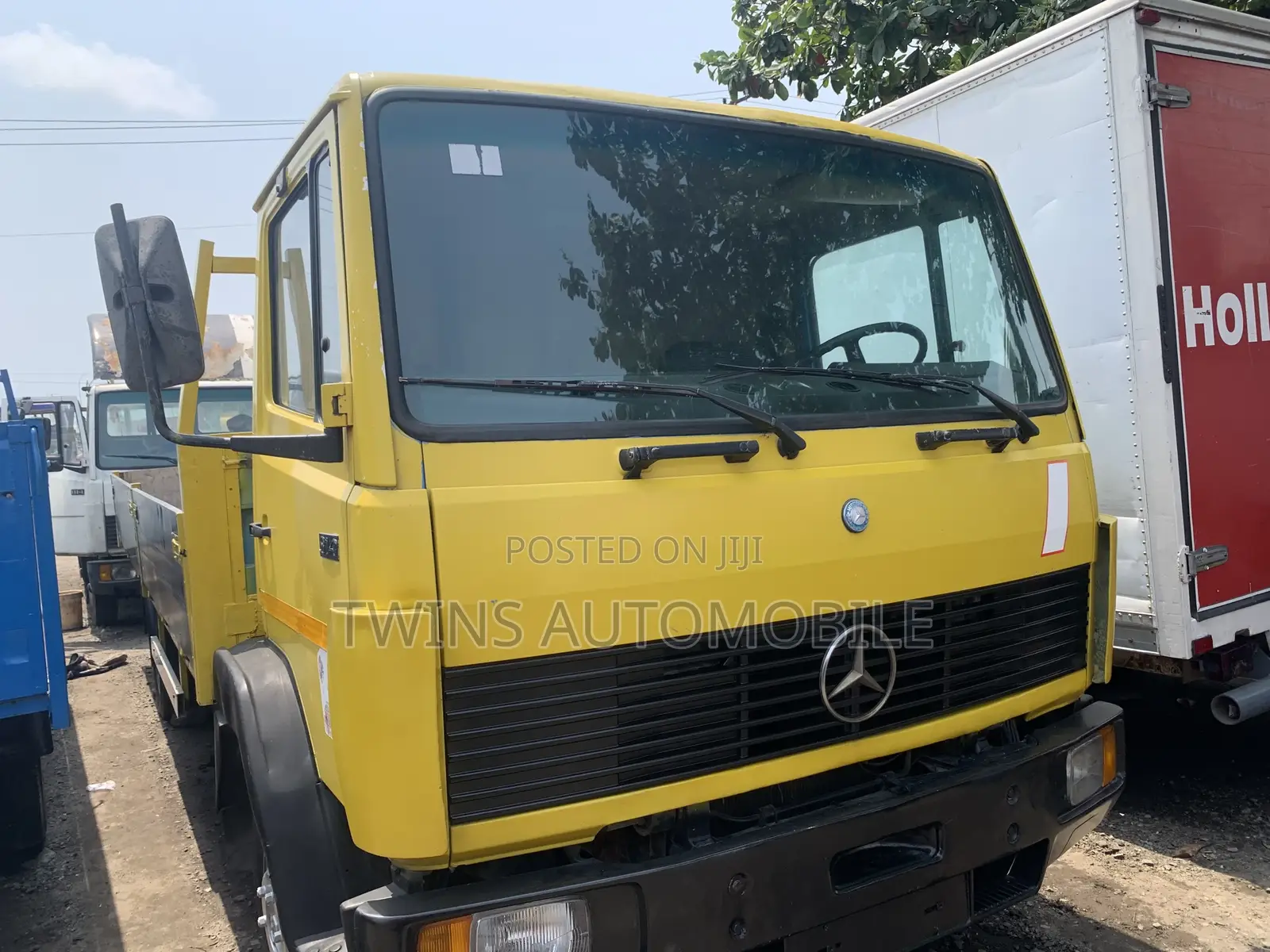 Mercedes-Benz 2001 Yellow
