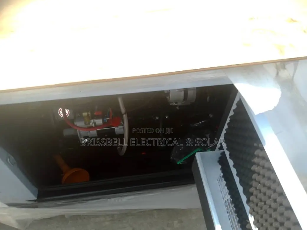 Super Silent England Perkin Soundproof Diesel Generator 30kv
