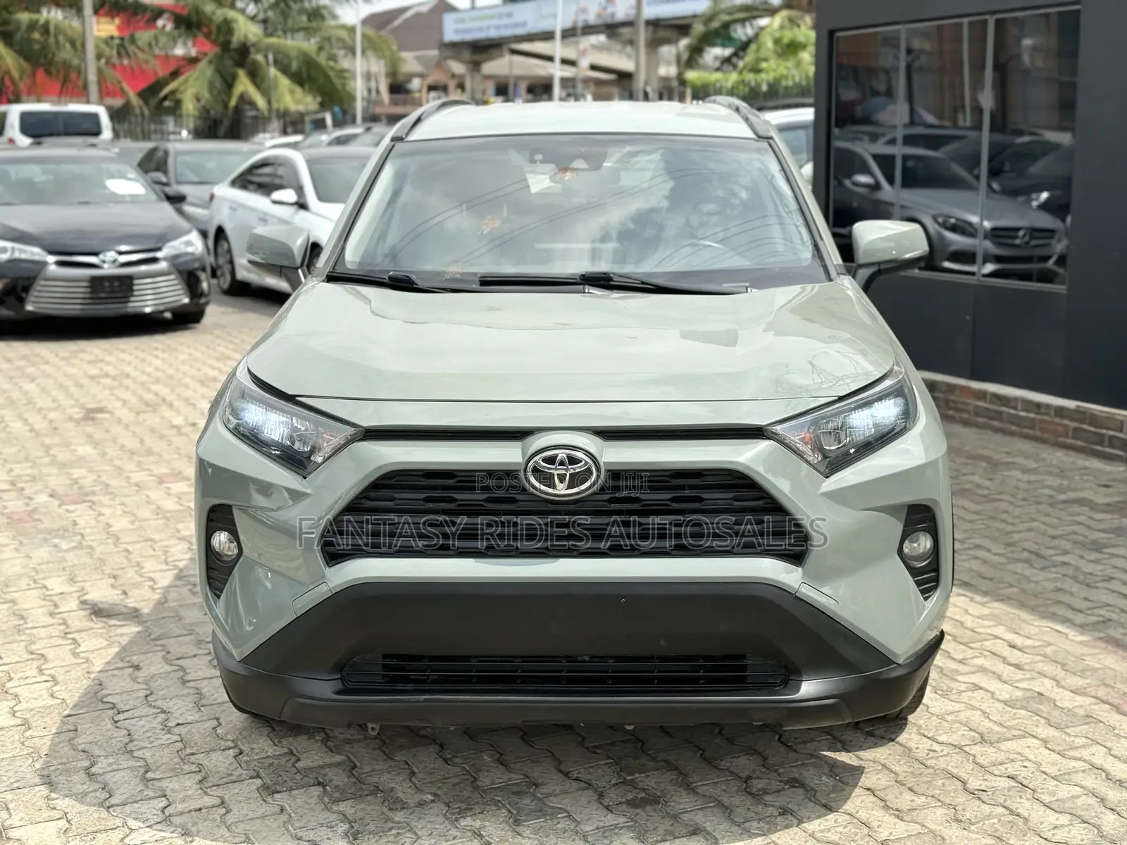 Toyota RAV4 XLE 2021 Green