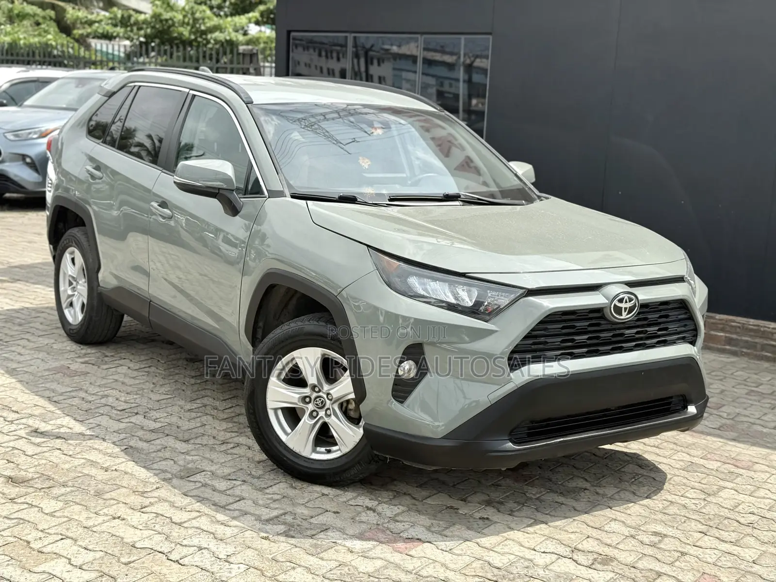 Toyota RAV4 XLE 2021 Green
