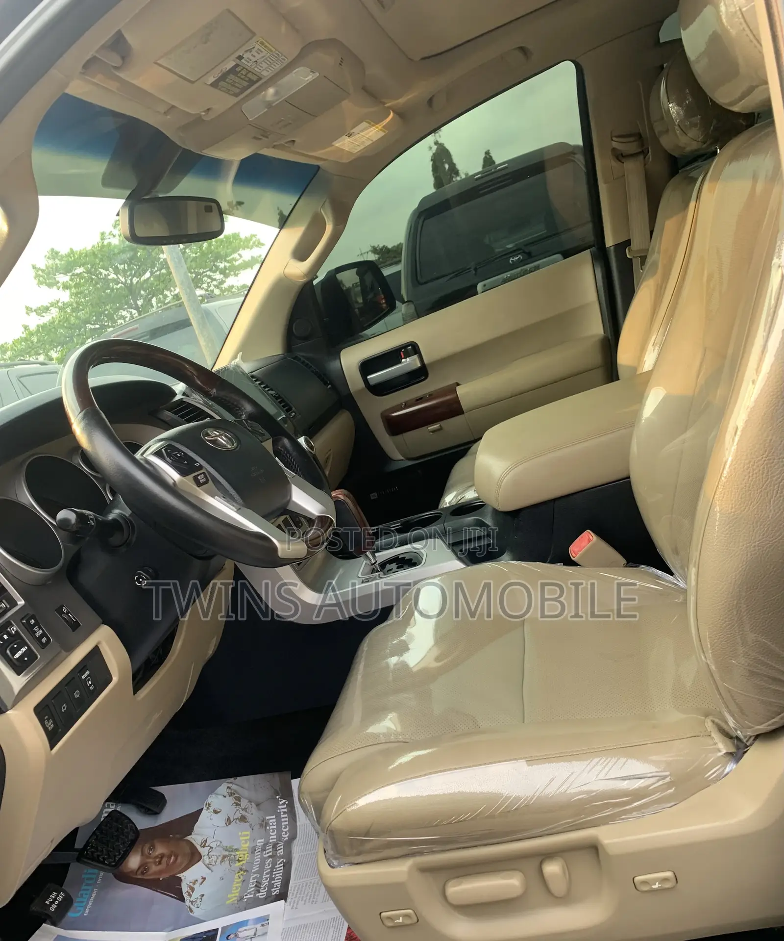 Toyota Sequoia Platinum 4dr SUV (5.7L 8cyl 6A) 2016 Black