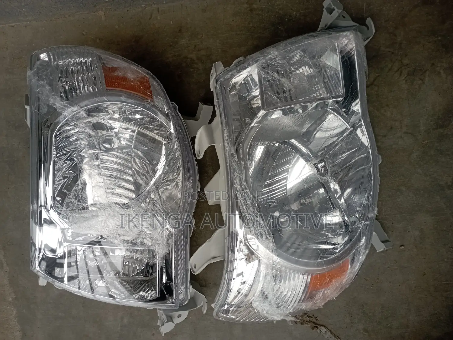 Headlight Toyota Tacoma 2006