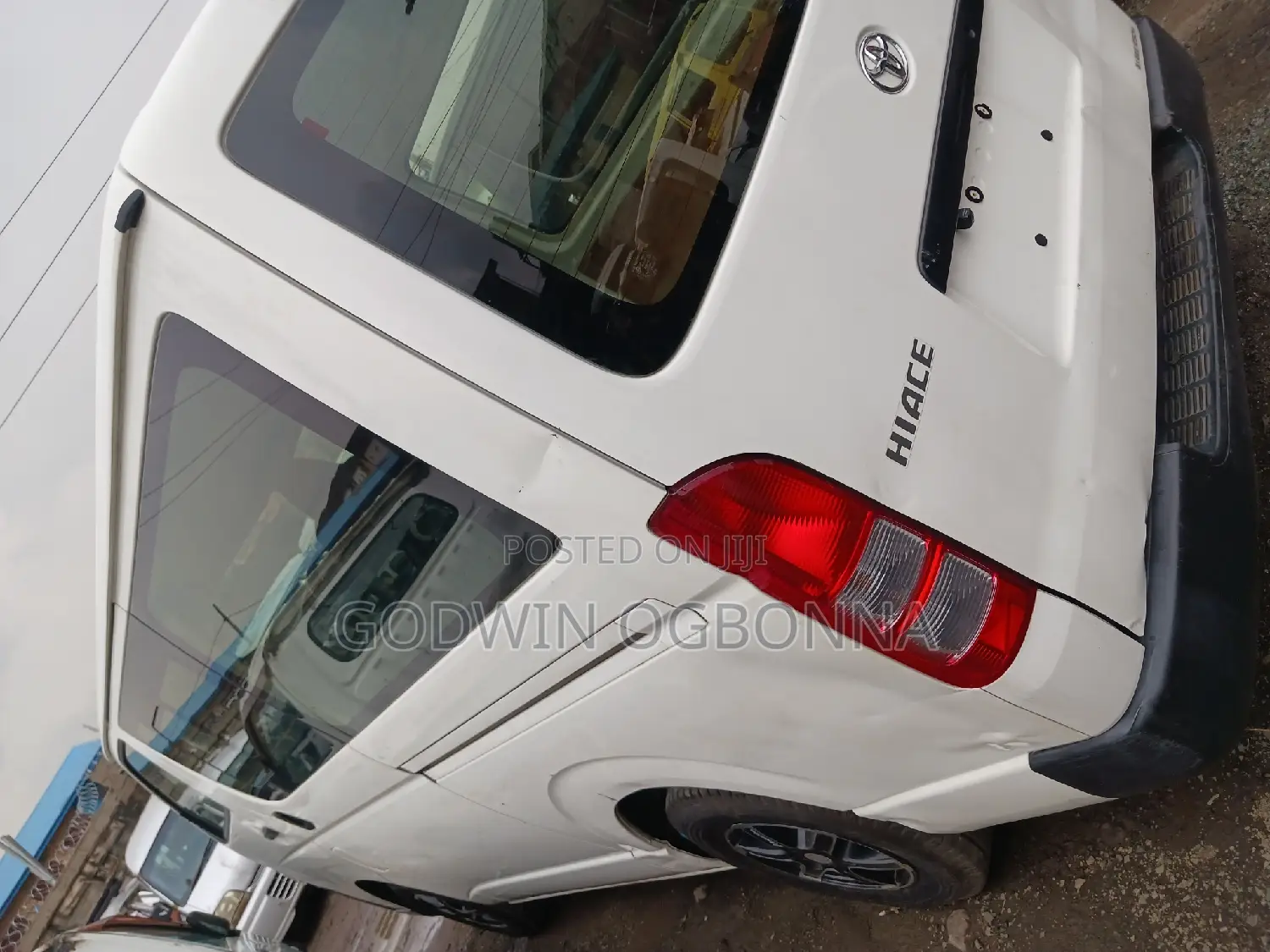 Toyota HiAce 2014 White
