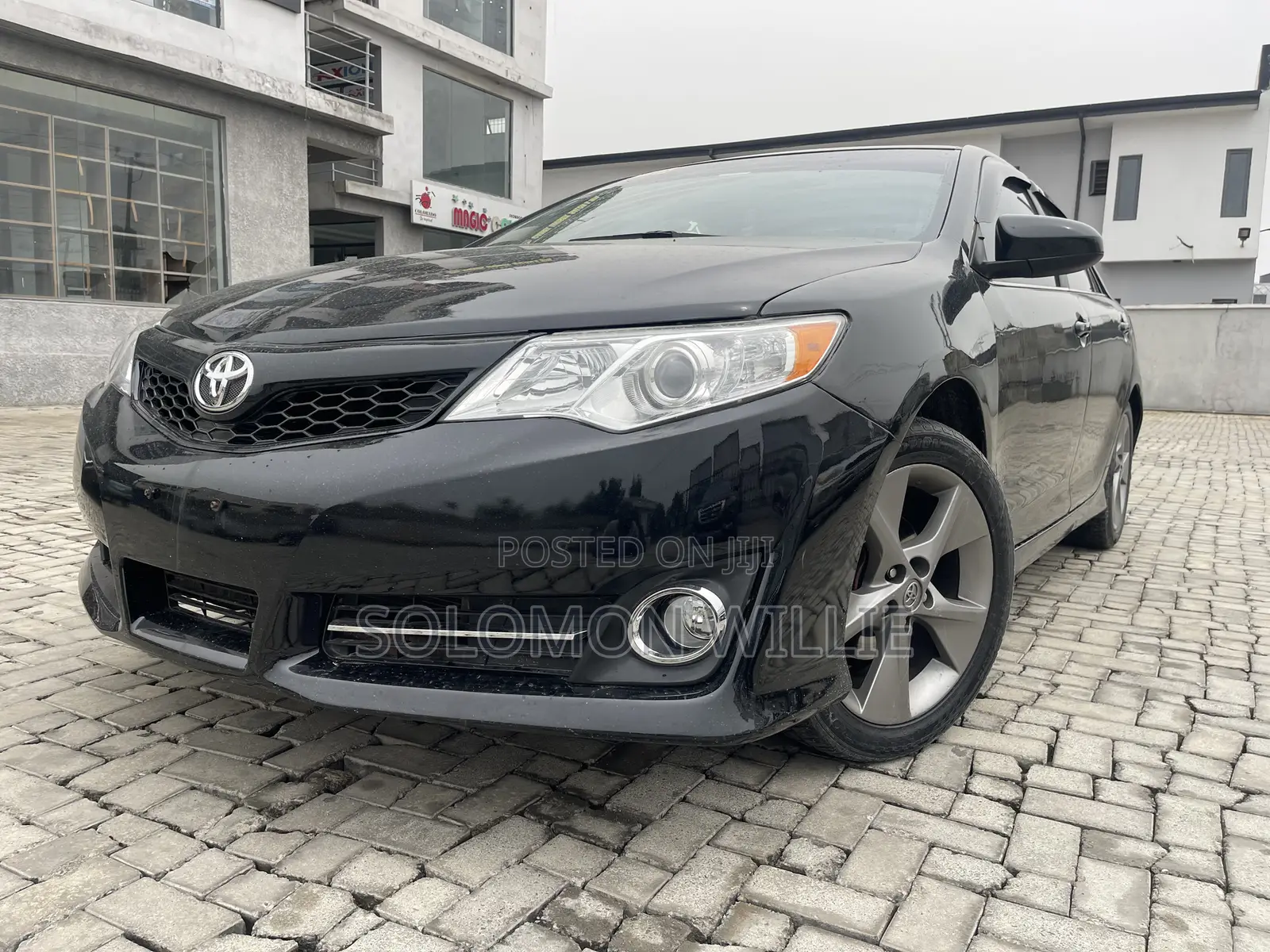 Toyota Camry SE V6 4dr Sedan (3.5L 6cyl 6A) 2012 Black