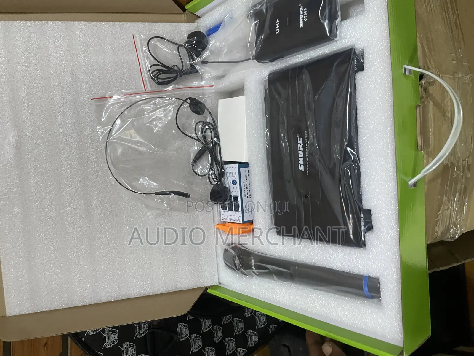 Shure Wireless Microphone For Clip And Handle