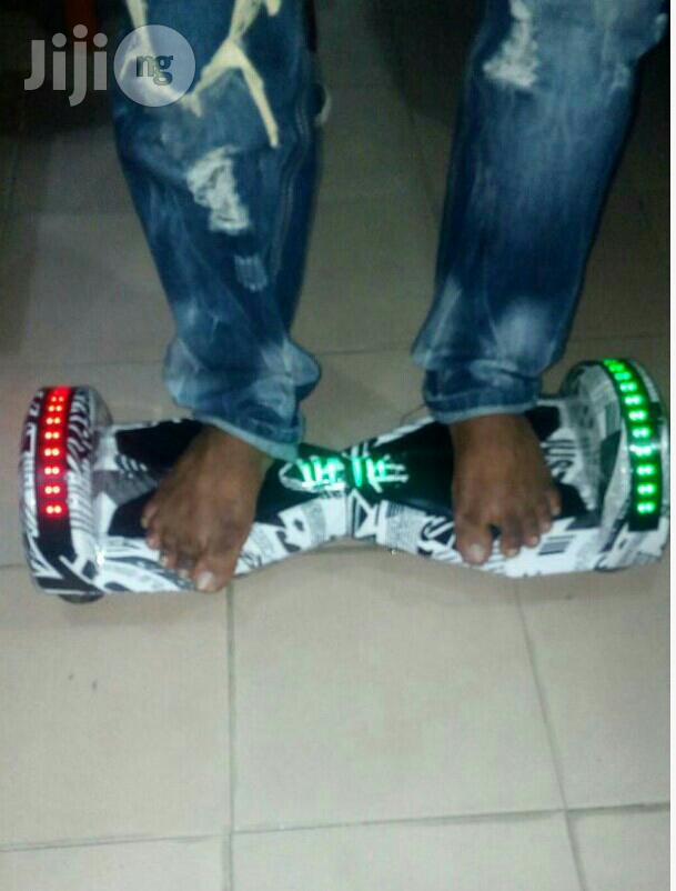 Hova Board With Bluetooth