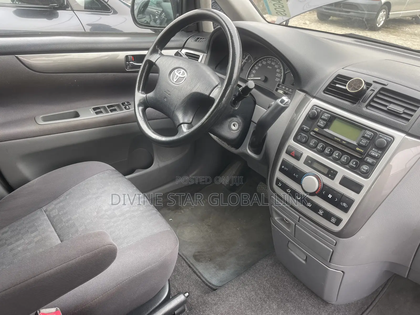 Toyota Avensis Verso 2.0 Petrol 2004 Black
