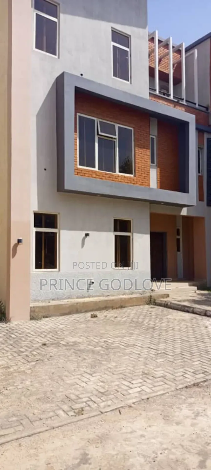 5bdrm Duplex in Urban Shelter Estate, Dawaki for sale