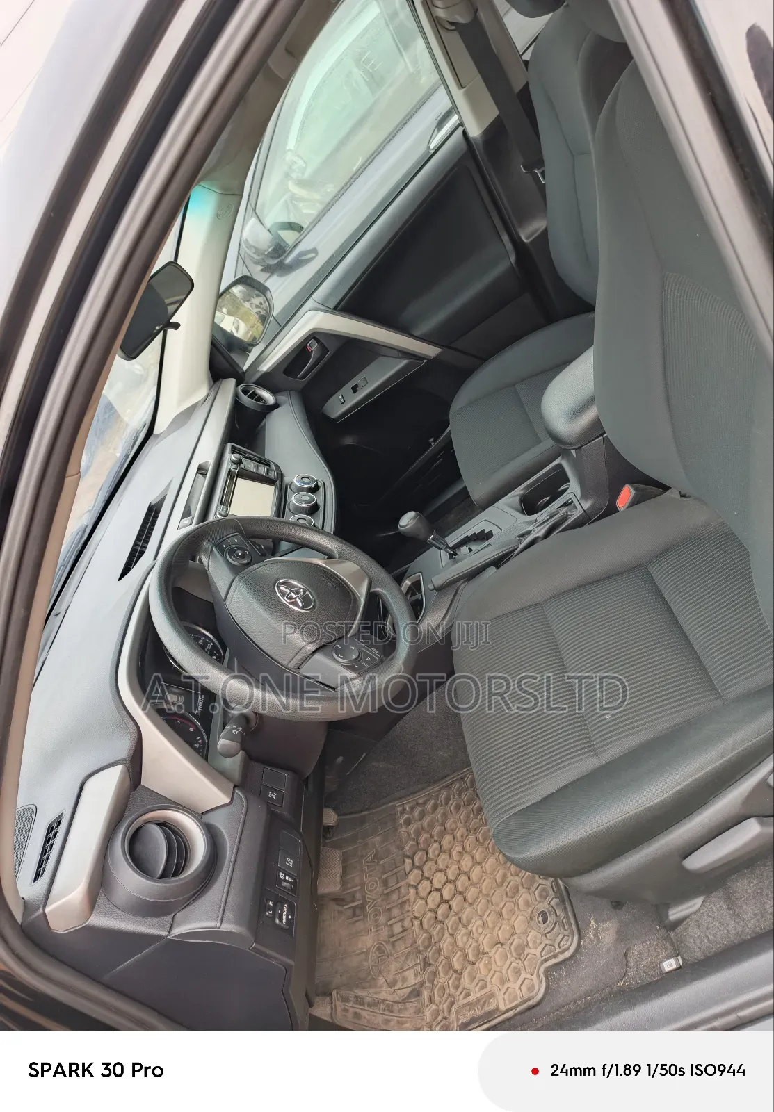 Toyota RAV4 LE AWD (2.5L 4cyl 6A) 2017 Black