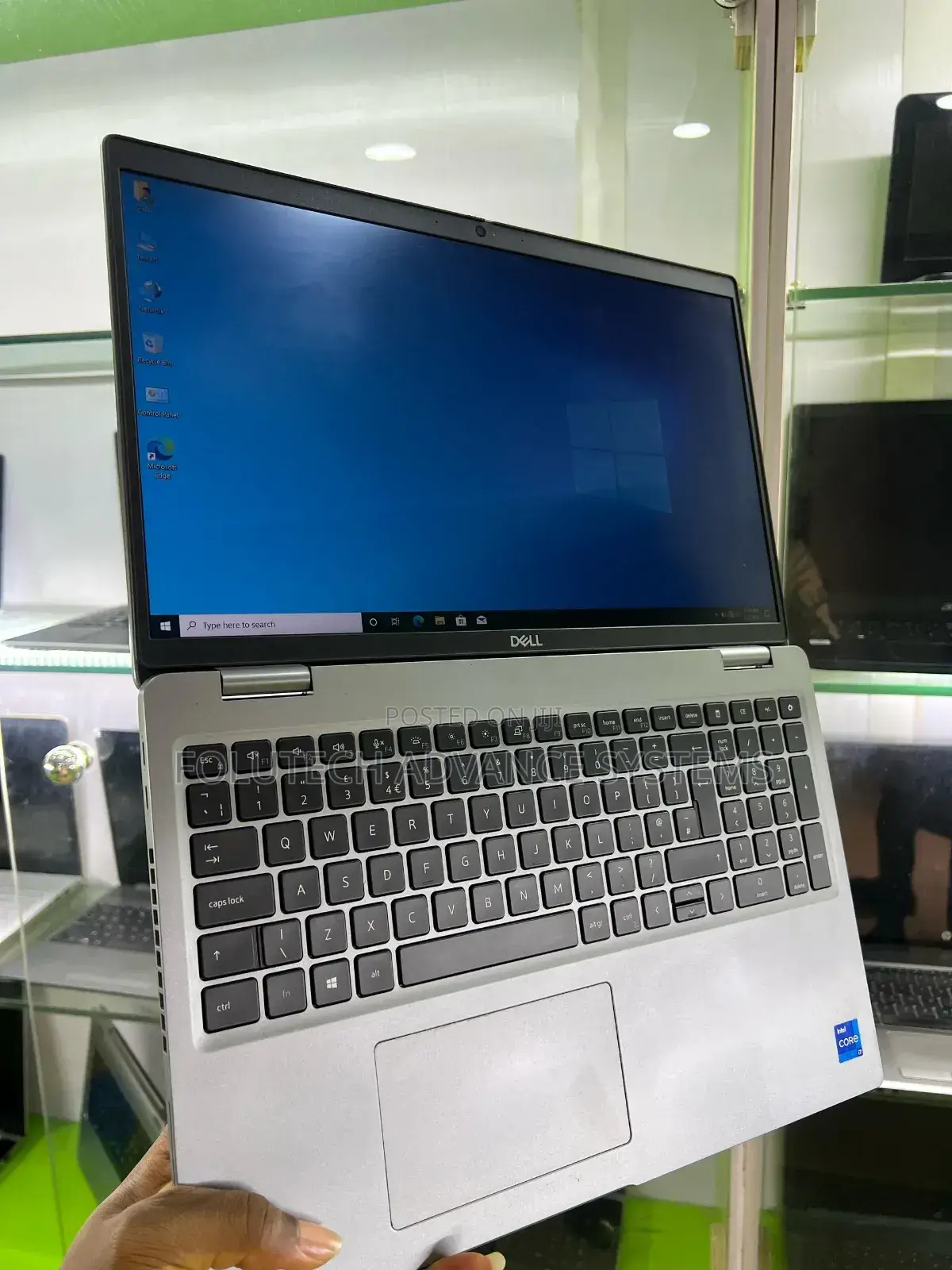 Laptop Dell Precision 3561 16GB Intel Core i7 SSD 512GB