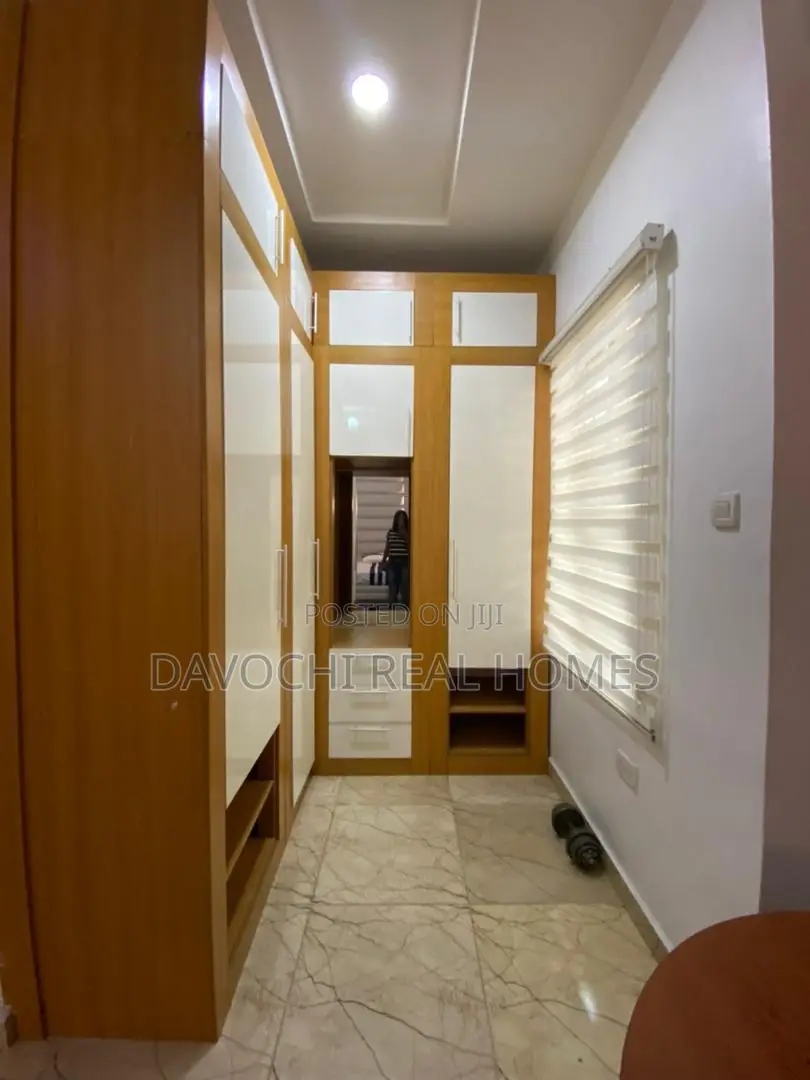 Furnished 4bdrm Duplex in Chevron, Toll Gate for rent