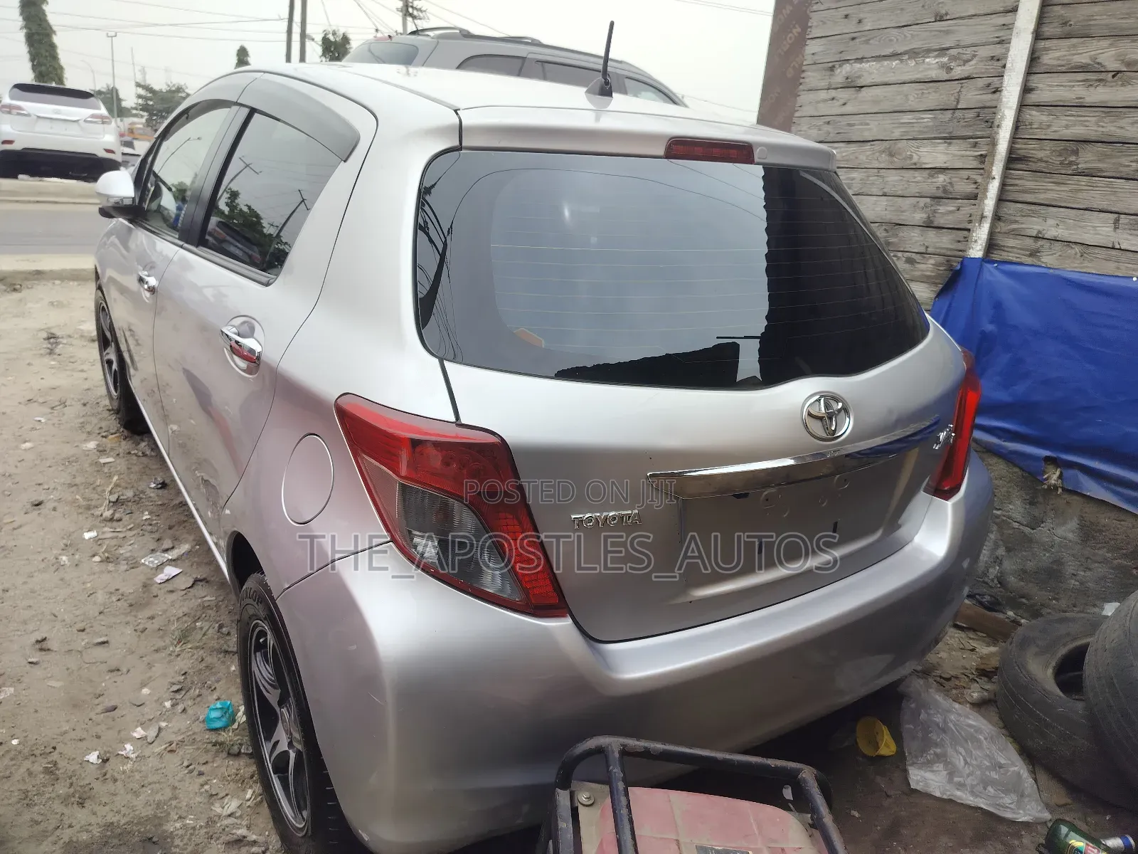 Toyota Yaris LE Hatchback 3dr 2014 Silver
