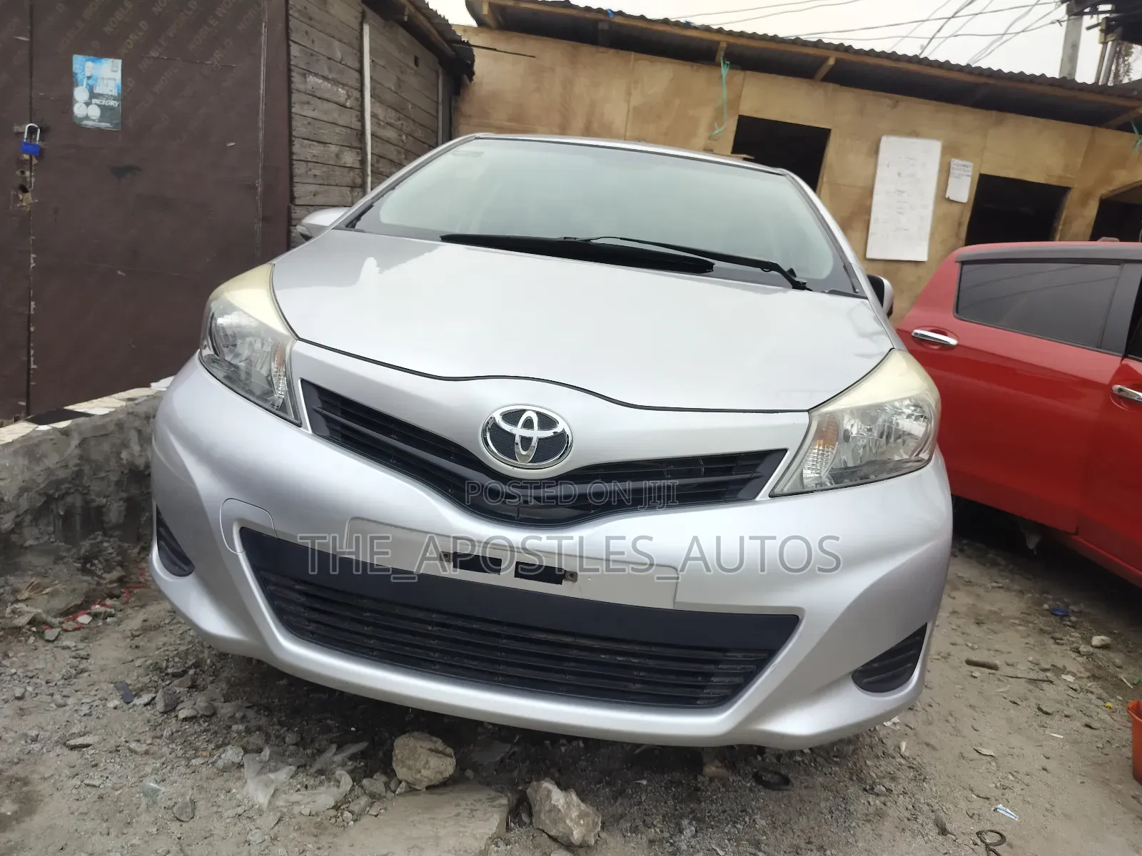 Toyota Yaris L Hatchback 3dr 2013 Silver
