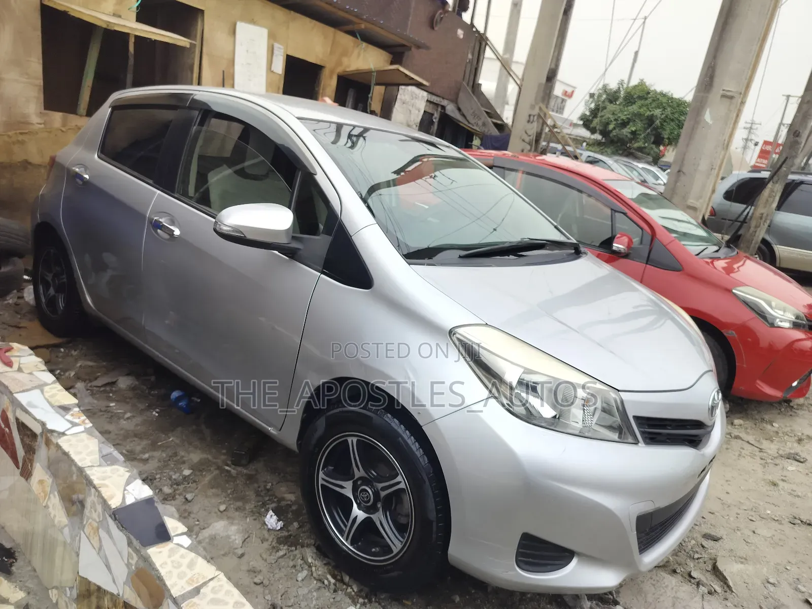 Toyota Yaris L Hatchback 3dr 2013 Silver