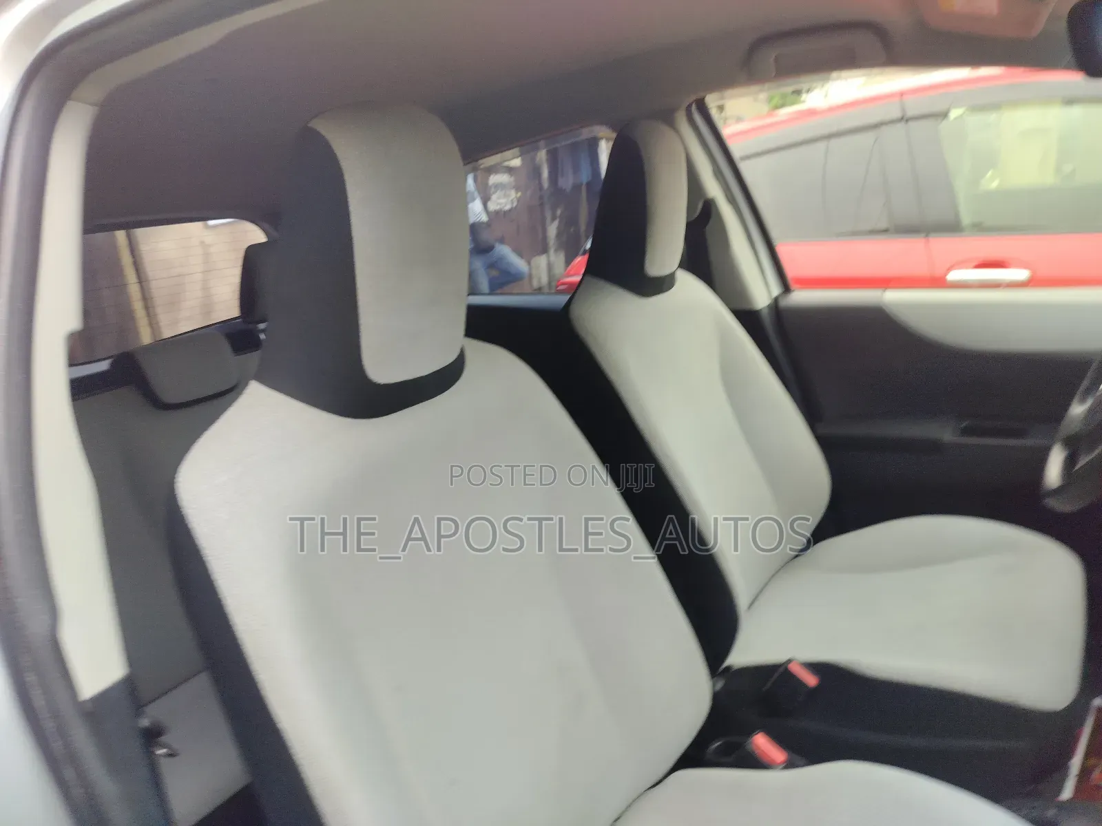 Toyota Yaris L Hatchback 3dr 2013 Silver