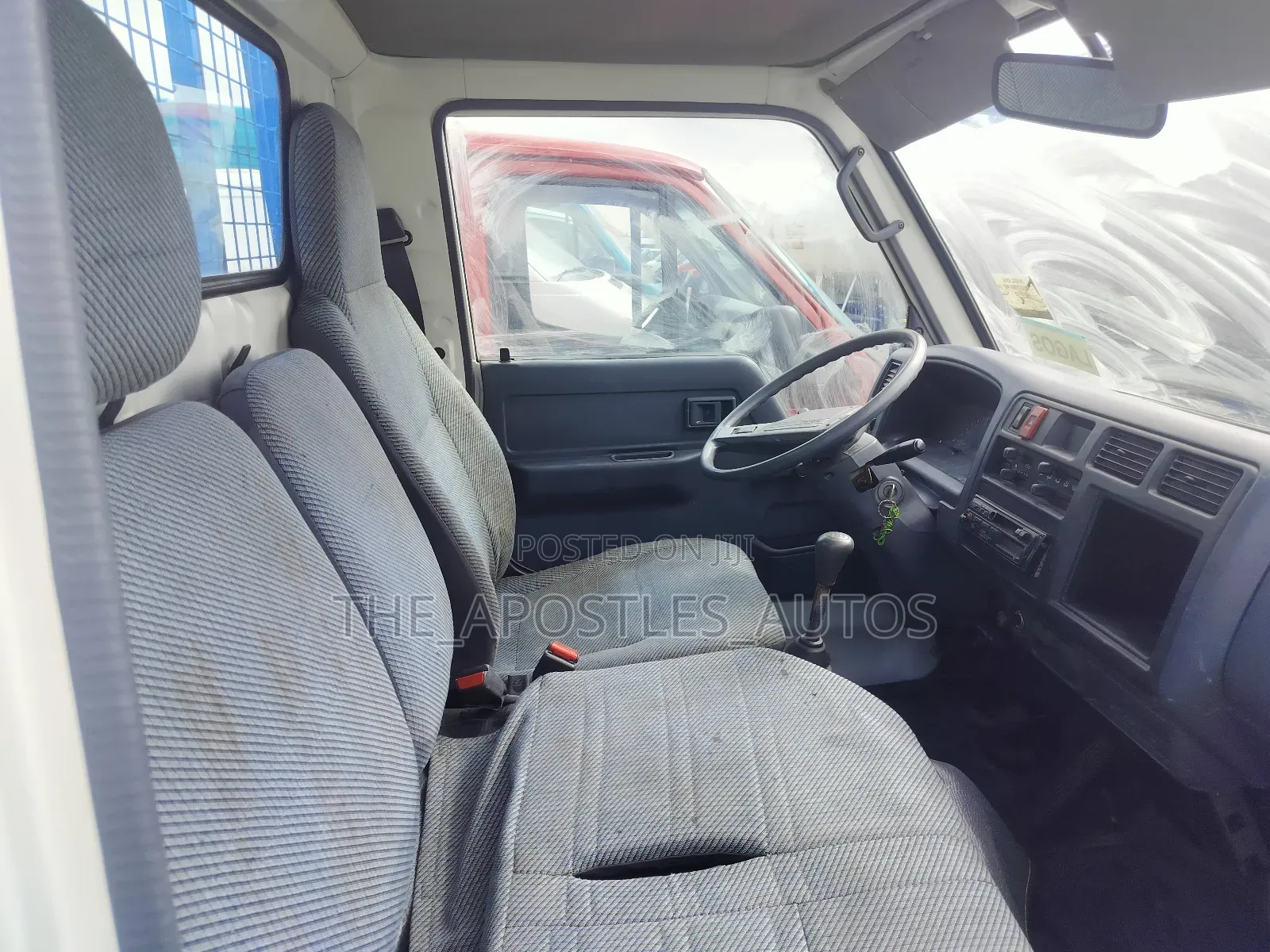 Direct Hand Toyota Dyna 100