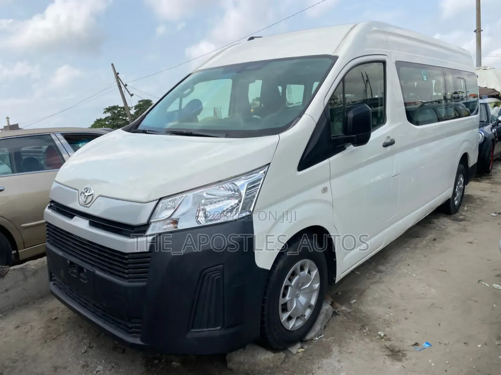 Toyota HiAce 2021 White