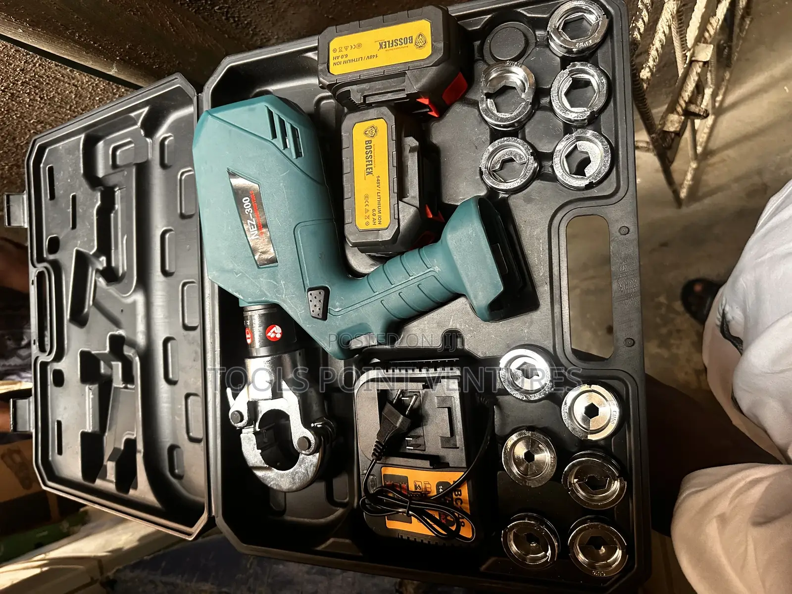 Nez-300/40 Cordless Hydraulic Crimping Tools.