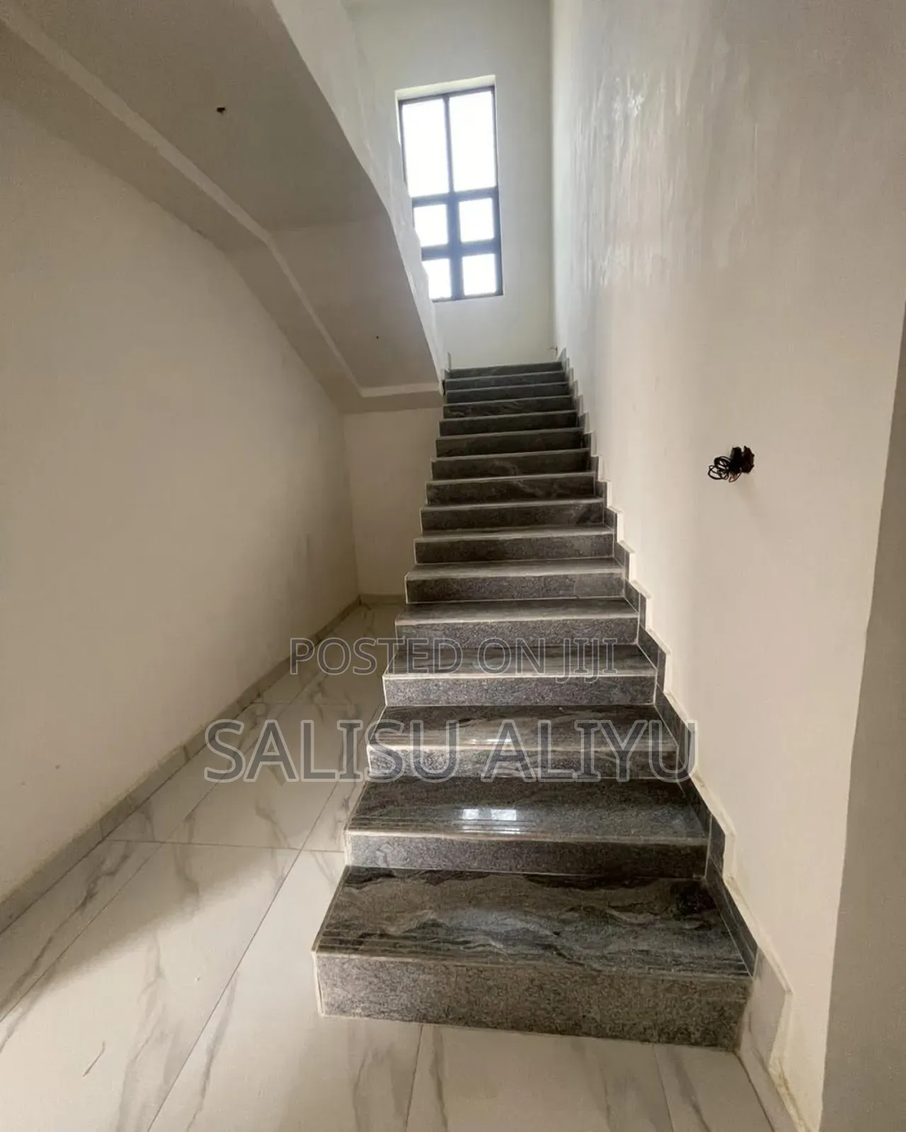 4bdrm Duplex in Life Camp Nnpc for sale