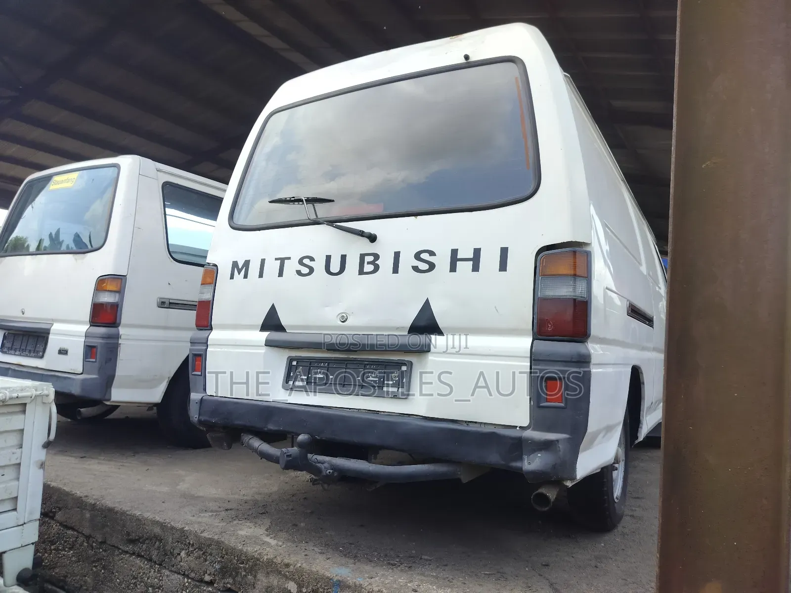 Mitsubishi L300 2006 White