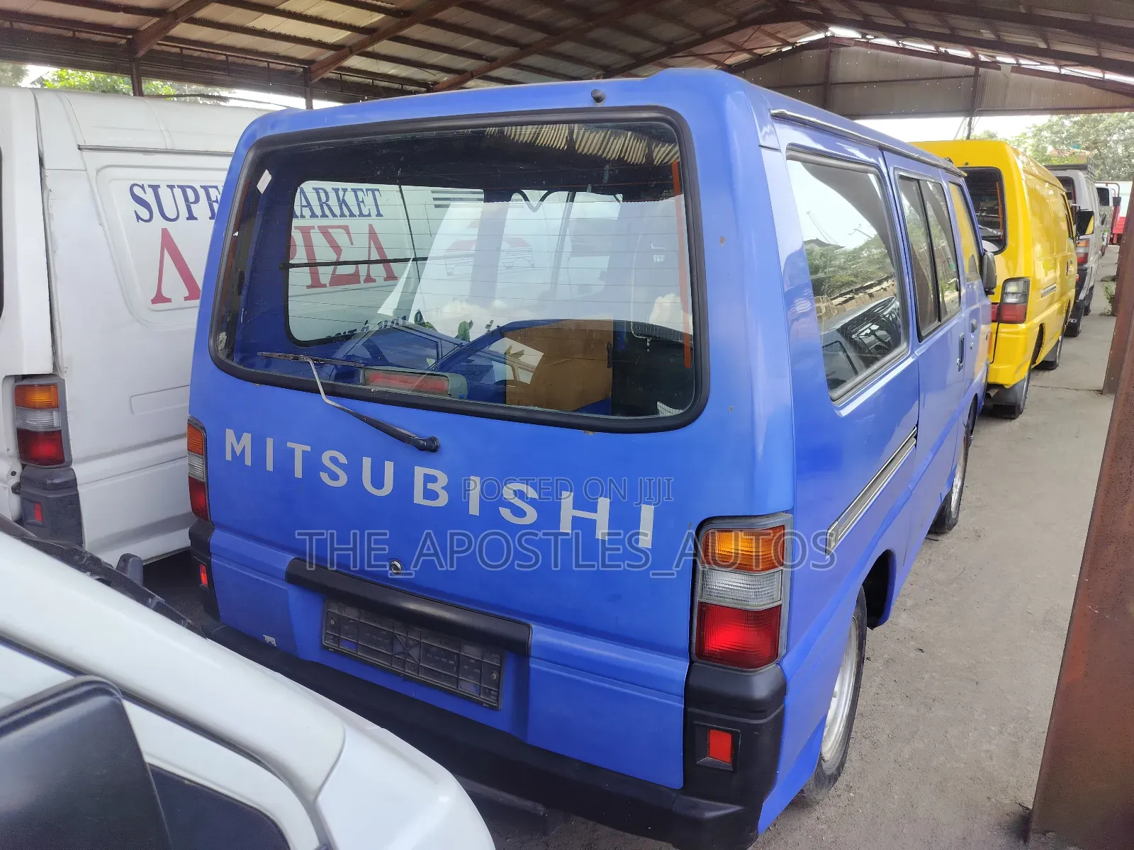 Mitsubishi L300 2005 Blue