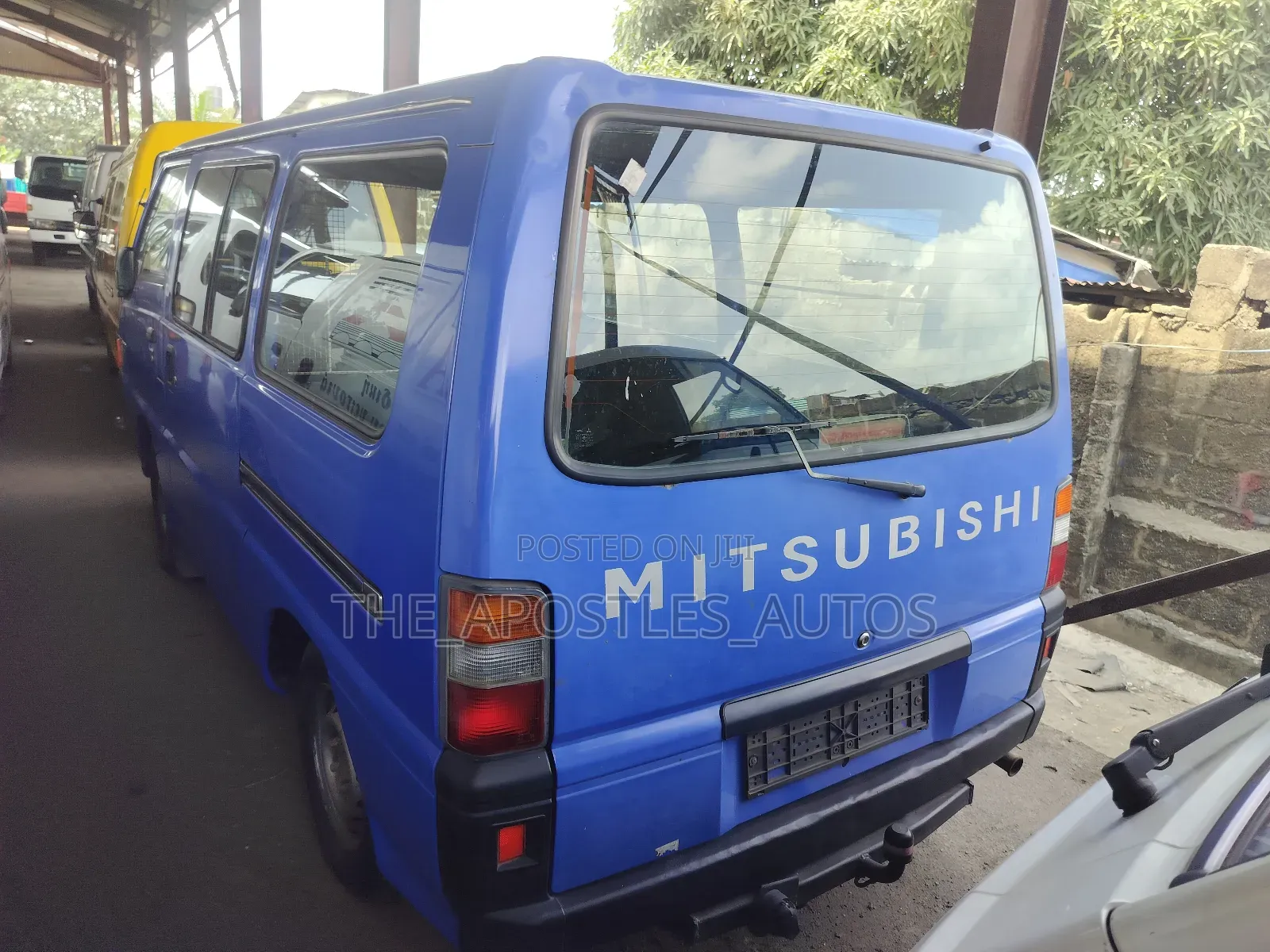 Mitsubishi L300 2008 Blue