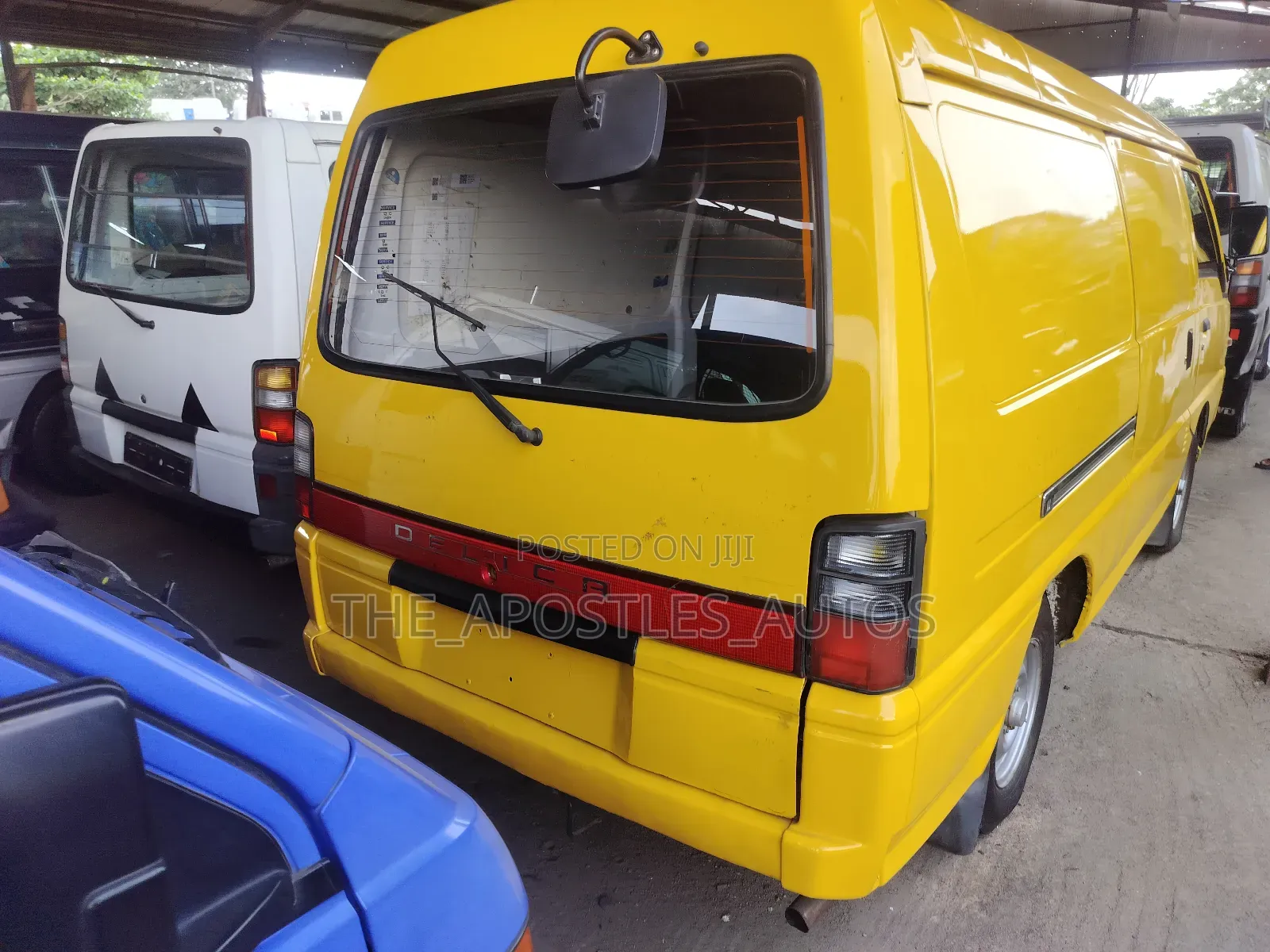 Mitsubishi Delica 2005 Yellow